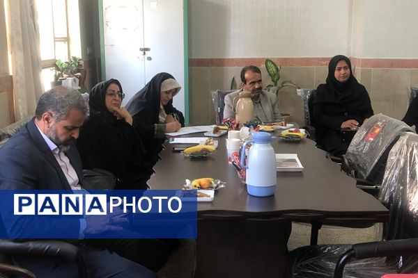 جلسه بررسی چالش‌ها و مسائل دانش‌آموزان با نیازهای ویژه 