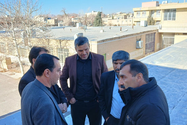 نشست نماینده آباده با مدیر آموزش و پرورش 