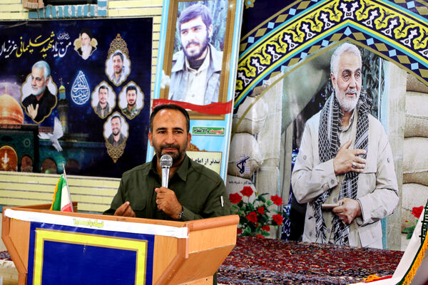 بازدید معلمان قمی از یادمان شهدای «بوالحسن» 