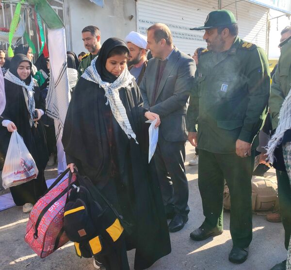 اعزام دانش‌آموزان دختر آشخانه به اردوی راهیان نور