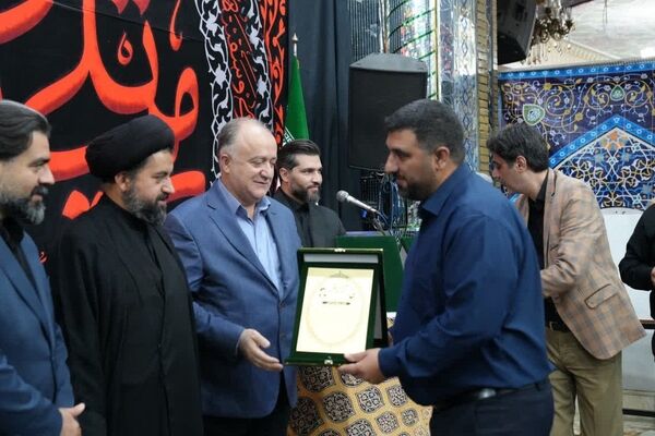 آیین تکریم خادمان مکتب شهادت به پاسداشت ارادتمندان رهبر شهید 