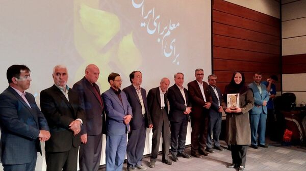 همایش بزرگداشت مقام معلم آموزش و پرورش ناحیه 2 زنجان
