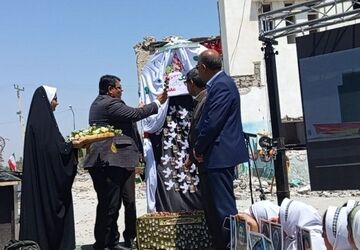  زنگ سپاس معلم در مدرسه شجره طیبه میناب به صدا درآمد