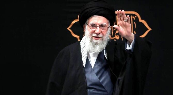 آیت الله خامنه‌ای نامی فراموش نشدنی 