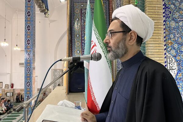 اقامه نماز جمعه در شهرستان اسلام آباد غرب 