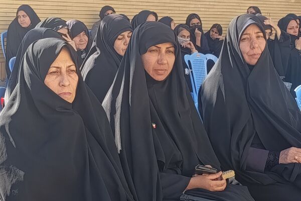 برپایی نمایشگاه "مادرم فاطمه" در دبیرستان مهر نیشابور