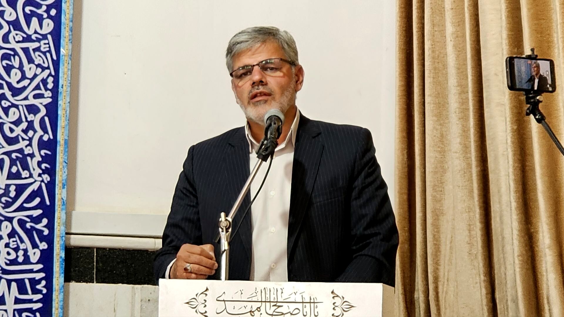 معلمان پرچمداران معنویت در جامعه هستند