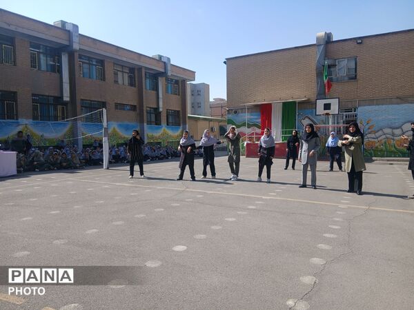 جشن همدلی در دبیرستان پونه رونقی منطقه ۱۵