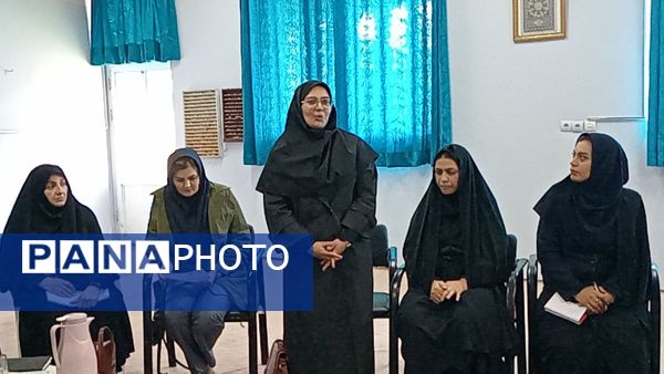 نشست توانمندسازی مدیران؛ گامی به‌سوی هدایت تحصیلی مؤثر در مدارس متوسطه دوره اول ناحیه ۷