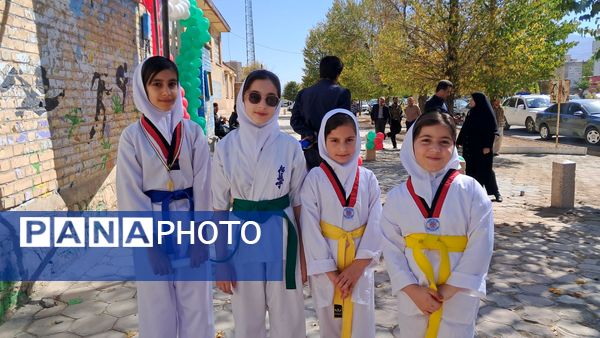 درخشش دختران فارسان بر قله مینی‌فوتبال کشور