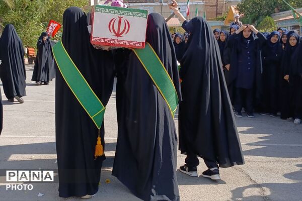 دانش‌آموزان مدرسه شاهد مشکوة نور و وداع با شهید گمنام