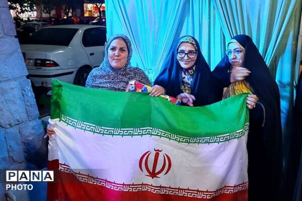 خدمت رسانی دانش‌آموزان و فرهنگیان دبیرستان تزکیه شهرری در موکب بسیج دانش آموزی 