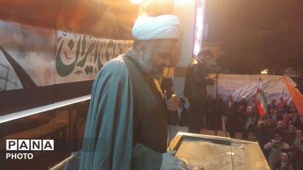 ادامه تجمعات مردمی بیعت با رهبری در نورآباد برای هفتاد و هشتم شب