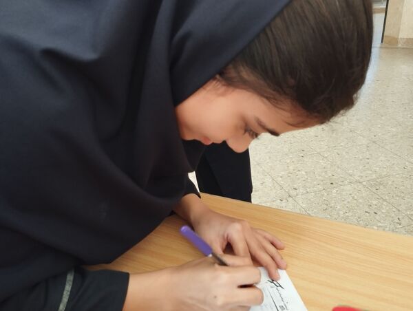 انتخابات شورای دانش‌آموزی در دبیرستان فاطمه آهنچی مشهد