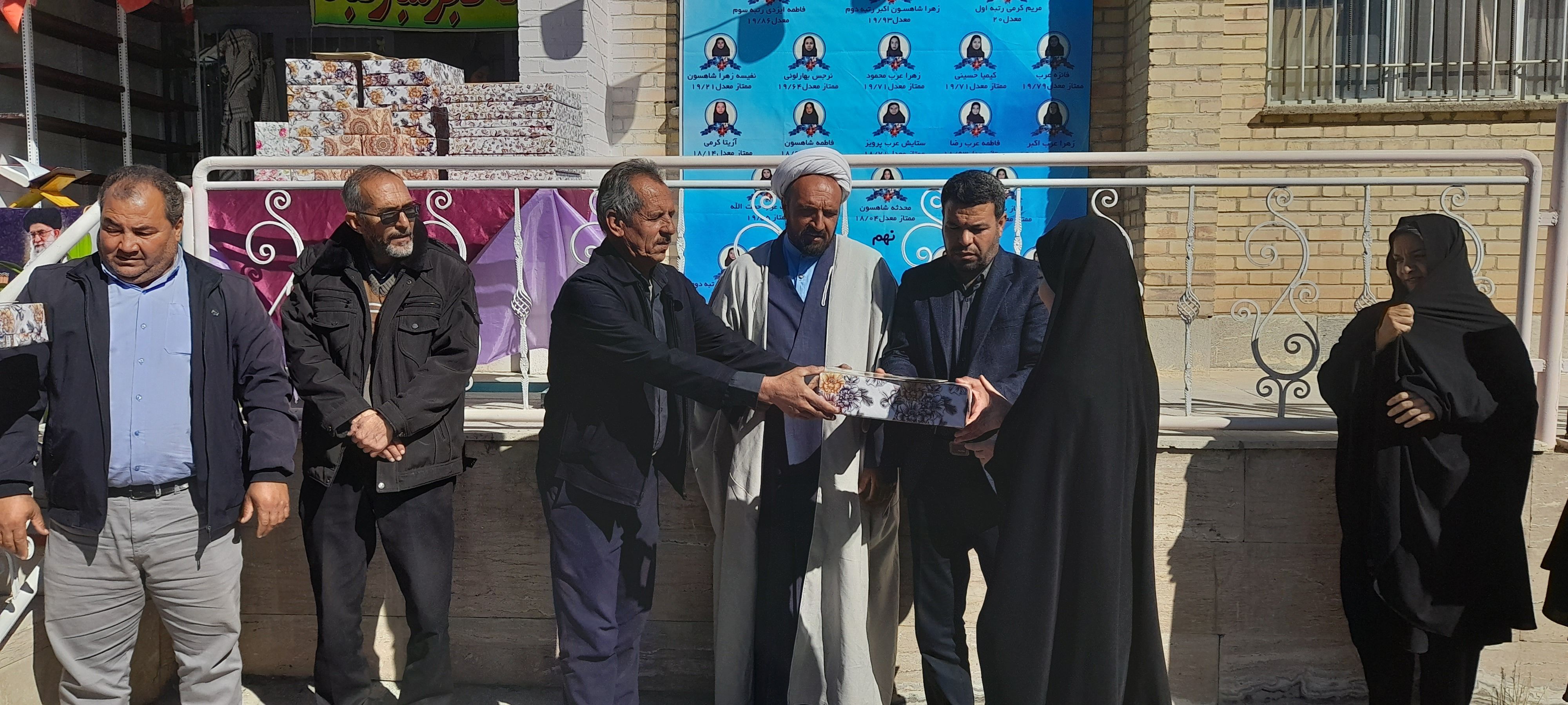تجلیل از دانش‌آموزان ممتاز آموزشگاه پگاه
