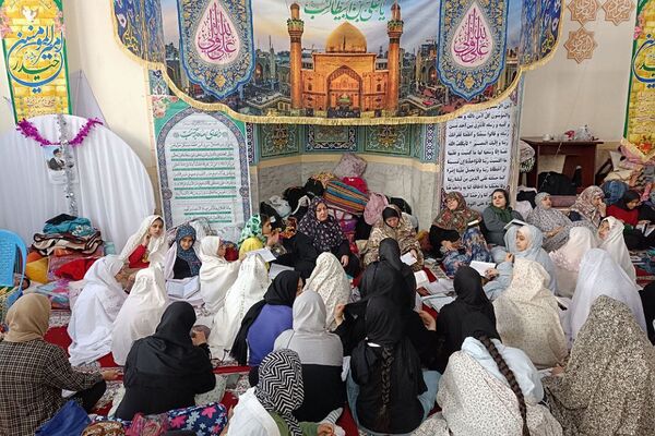آخرین روز اعتکاف دختران در مسجد الزهرا شهر قیامدشت 