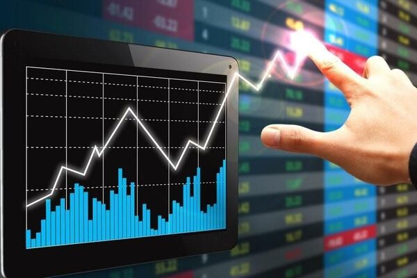 بازار سهام در روز نخست؛چرخش بازار به سمت خرید با ورود حقیقی‌ها