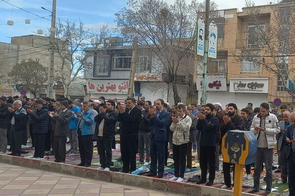 اقامه نماز عید سعید فطر در قروه