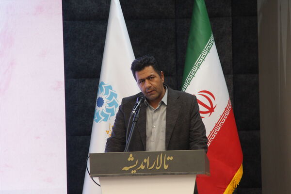 آیین رونمایی کتاب سبیل صورتی در یزد