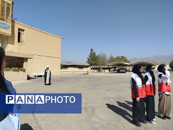 مانور آتش نشانی به مناسبت هفته پدافند غیر عامل در دانشگاه پیام نور کاشمر