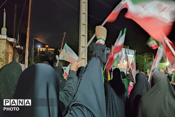 یک دنیا شاهد و مبهوت از حضور خیابانی مردم شهر بار