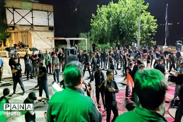 هیئت زنجیر زنی در هشتمین شب از ماه محرم الحرام در حسینیه شهدای شهر بار