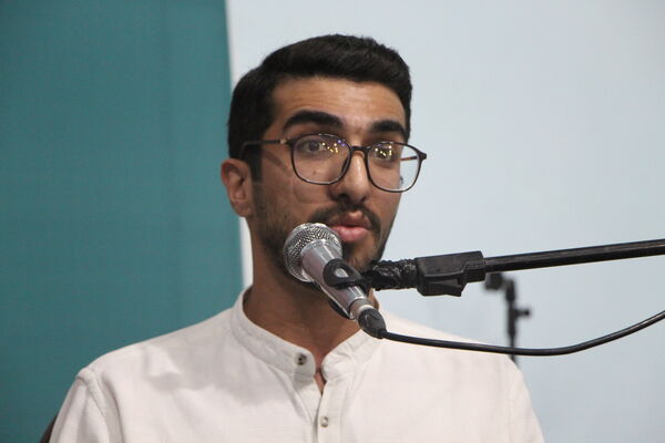 رونمایی از کتاب «علاقه‌بند مردم» در یزد 