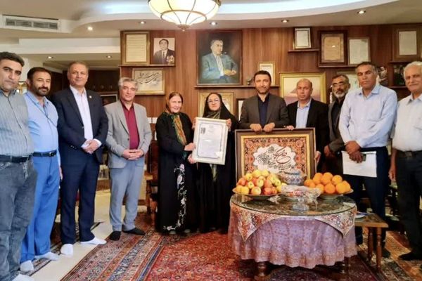 نشست شورای معاونین ناحیه دو شیراز با خانواده زنده‌یاد استاد محمد بهمن‌بیگی