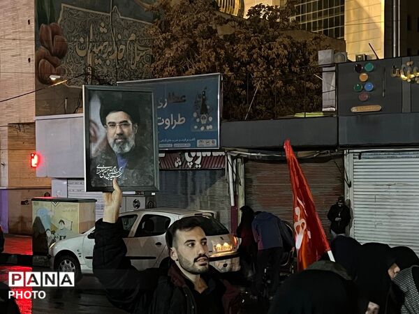 مردم کرج بعد از آغاز سال نو باسیلی از جمعیت حضور‌خود را نشان دادند 