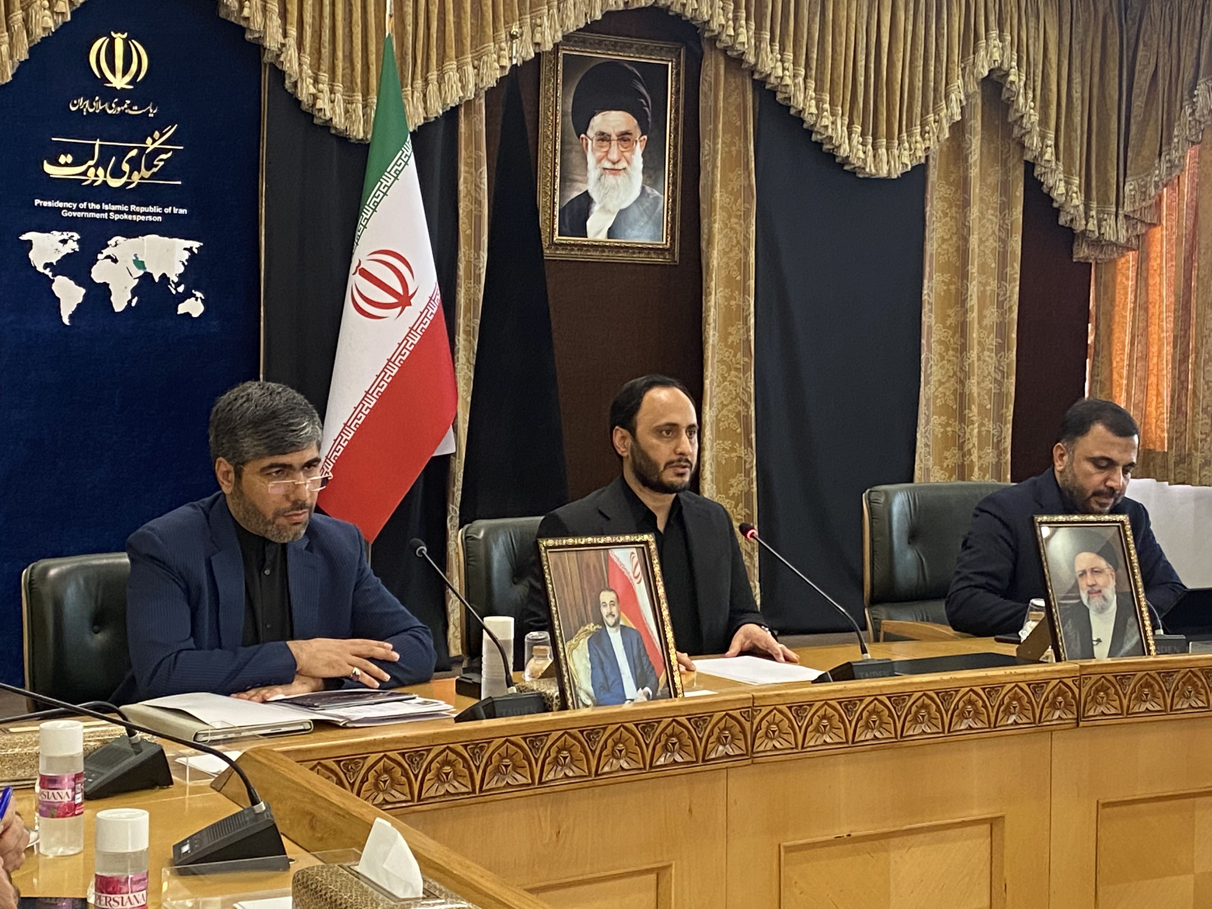 در تلاش هستیم تا فرآیند طولانی جذب اصلاح شود