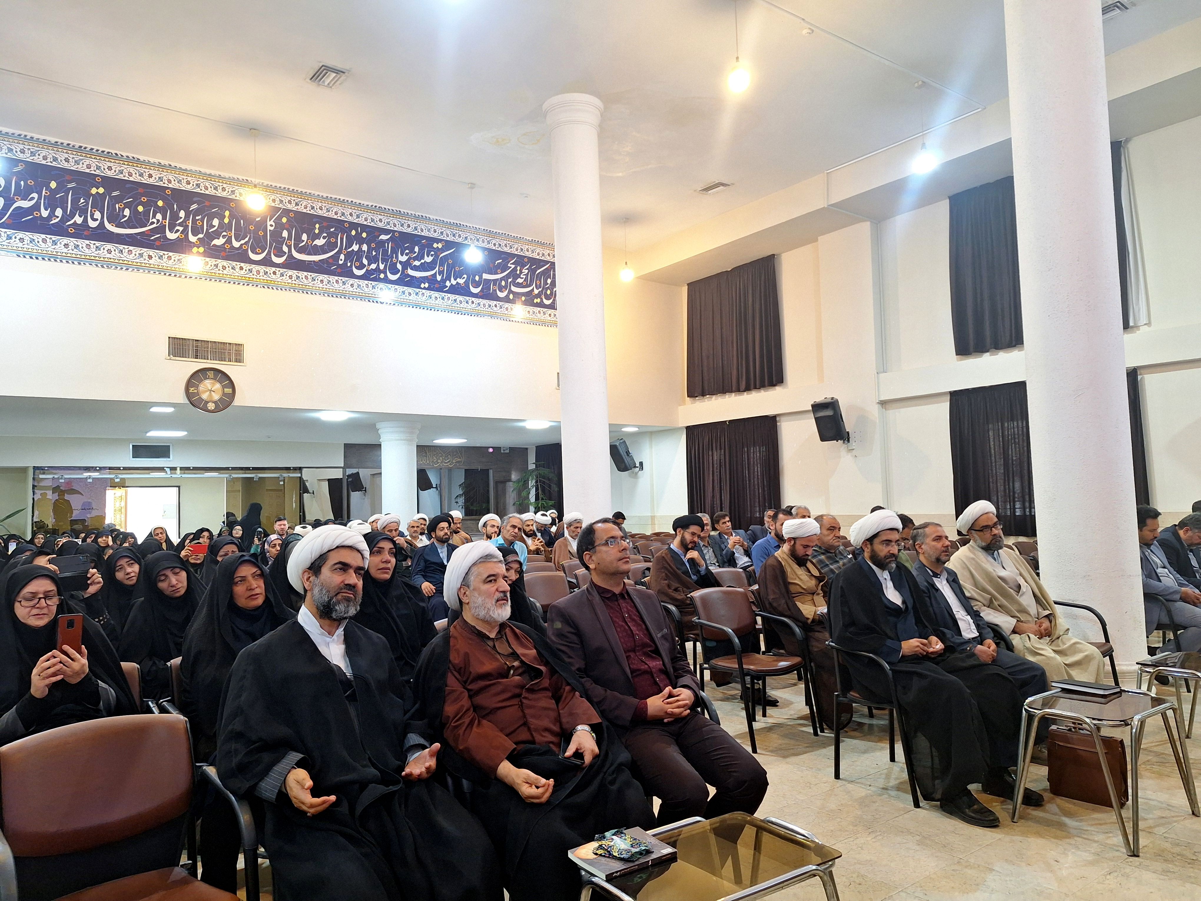 برگزاری اجلاسیه نماز و آیین تجلیل از فعالان نماز مدارس ناحیه ۴ اصفهان