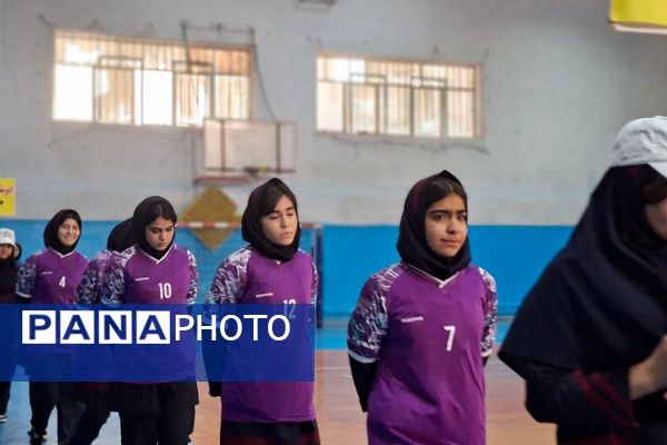 مسابقات ورزشی بین مدرسه‌ای جام اقتدار ایران در قرچک