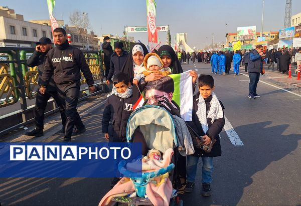حضور میلیونی ایرانیان در جشن‌ پیروزی انقلاب اسلامی 