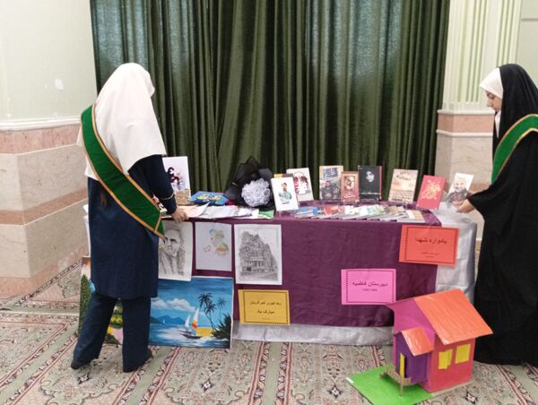 برگزاری یادواره شهدا در آموزشگاه دخترانه فاطمیه ملارد 
