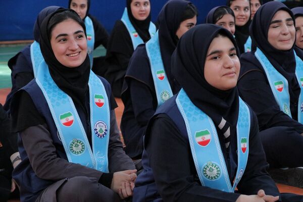 بهارستان دو صحنه همفکری، همدلی و همکاری پیشتازان در همایش یاوران انقلاب