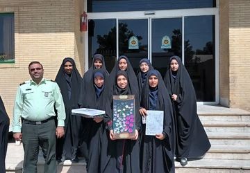 بازدید صمیمی دبیرستان دخترانه برازنده مقدم از کلانتری 15 آزادگان یزد