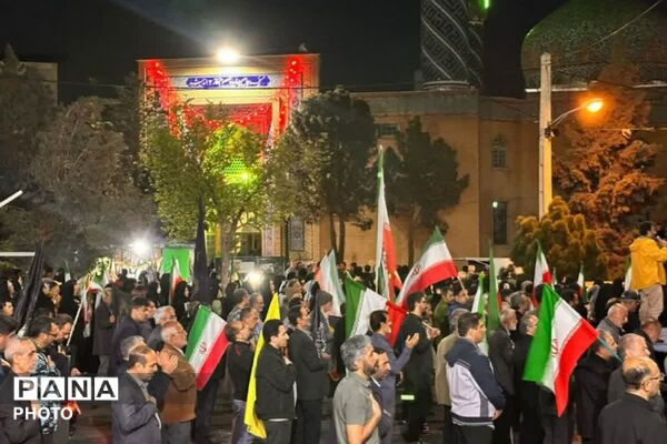اندیشه، تجلیِ عشق و آمادگی؛ شب‌هایِ بیعت، نورِ امید در دلِ ایران