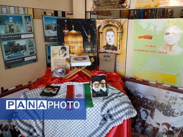 بازدید دانش‌آموزان از نمایشگاه دفاع مقدس واقع در مقبره شهدای گمنام شهرستان ورامین