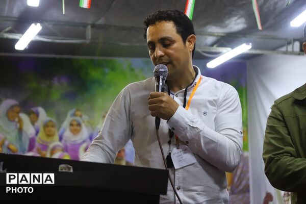 موکب آموزش و پرورش در تجمع مردمی پژوهشسرای دانش آموزی شد
