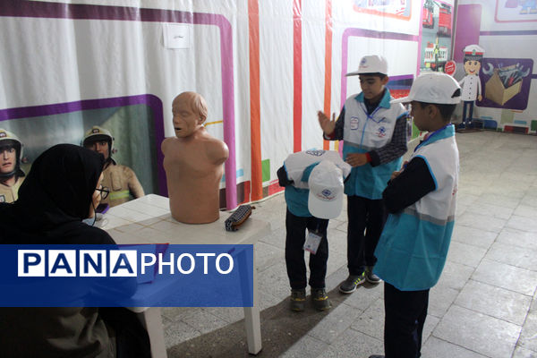 رقابت گروه‌های منتخب مدارس پسرانه استان قم در نخستین جشنواره سفیران سلامت 