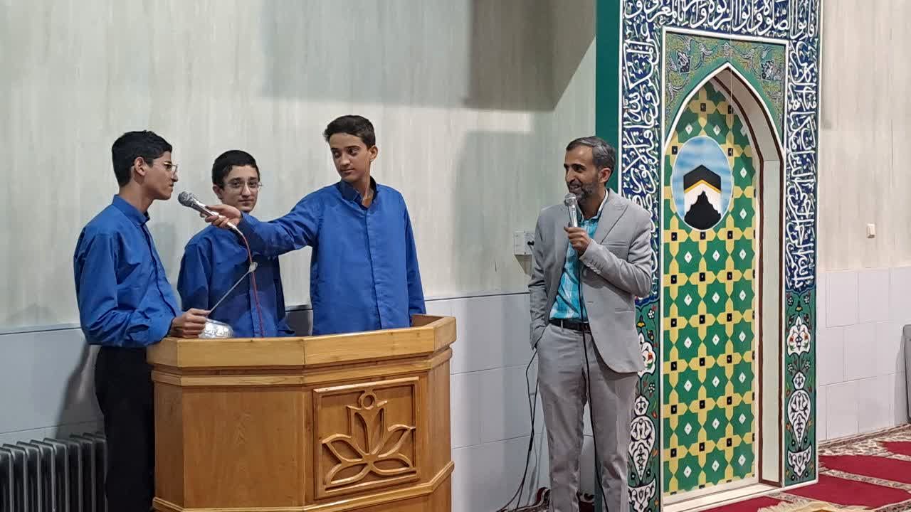 برگزاری مسابقه جذاب پیاله در مدرسه شاهد افشار ناحیه دو یزد