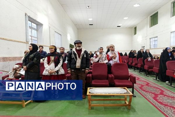 برگزاری مراسم شب فرهنگی و هنری در فاروج