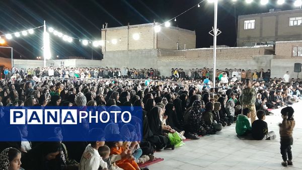 برگزاری جنگ شادی خانوادگی در مصلی شهر سلامی به مناسبت عید سعید فطر