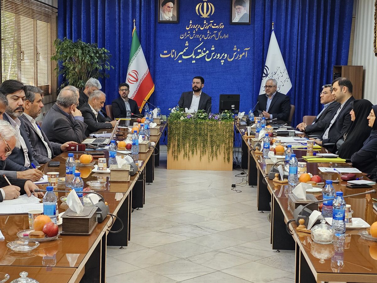 تکریم علم نافع و معلم یعنی تکریم جامعه سالم 