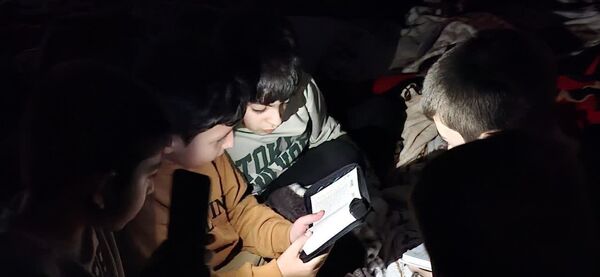 سحرگاه دانش‌آموزان معتکف 