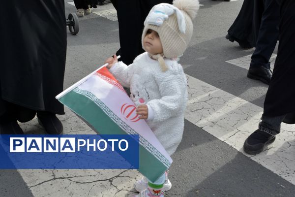 حماسه دانش‌آموزان اسلامشهر در ۲۲بهمن