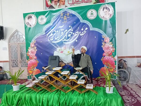 برگزاری محفل جزءخوانی قرآن کریم در امامزاده سید‌محمد(ع) کاشمر