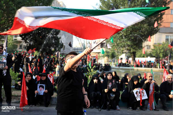 مراسم تشییع پیکر مطهر رهبر شهید انقلاب در تهران - 1
