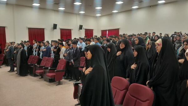 نشست صمیمی جوانان با حضرت آیت الله نورمفیدی