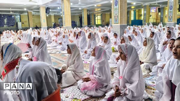 جشن تکلیف دانش‌آموزان دختر در شهرستان دهدشت